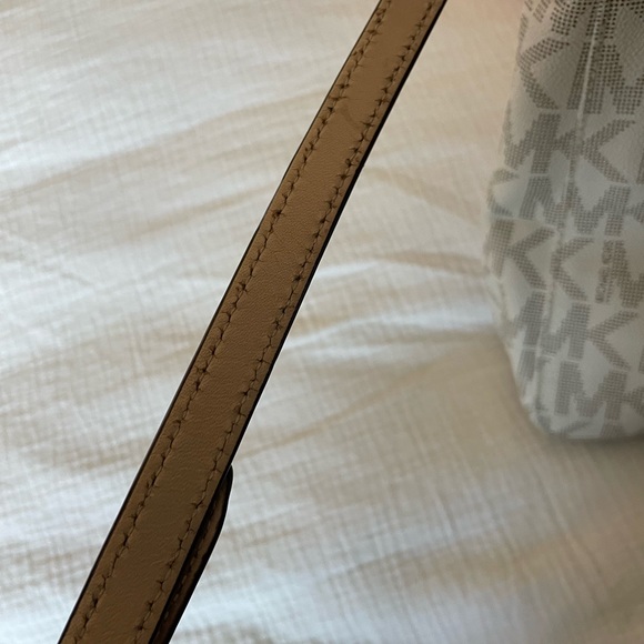 Michael Kors Crossbody Purse - Picture 7 of 9